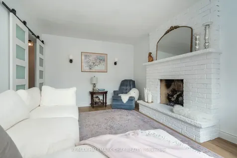 26 Kenny Crescent Barrie ON L4N 6C9