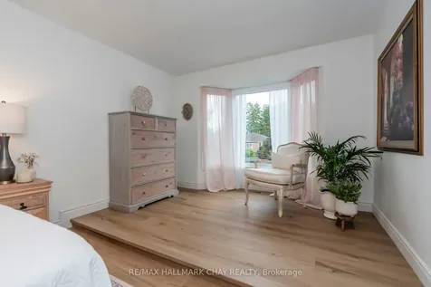 26 Kenny Crescent Barrie ON L4N 6C9