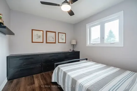 26 Kenny Crescent Barrie ON L4N 6C9