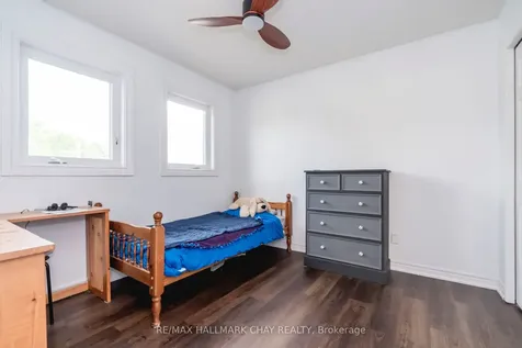 26 Kenny Crescent Barrie ON L4N 6C9