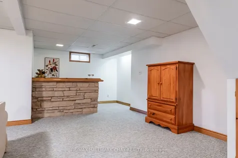 26 Kenny Crescent Barrie ON L4N 6C9