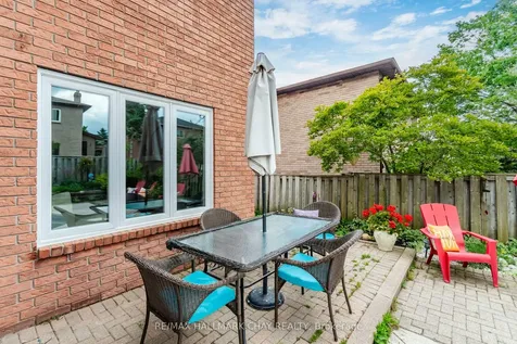 26 Kenny Crescent Barrie ON L4N 6C9