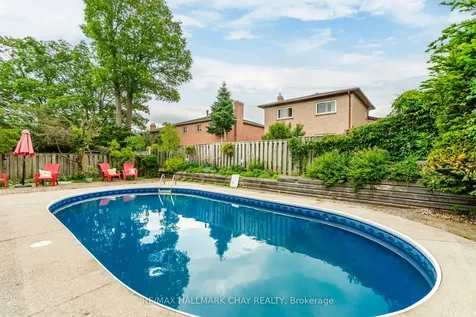 26 Kenny Crescent Barrie ON L4N 6C9