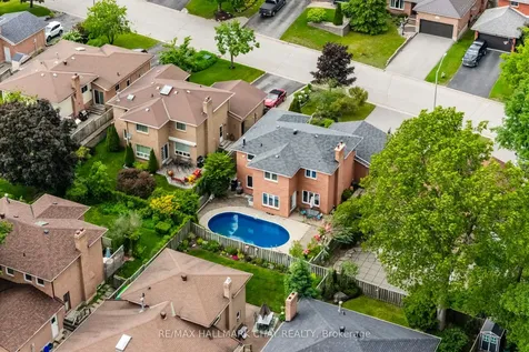 26 Kenny Crescent Barrie ON L4N 6C9