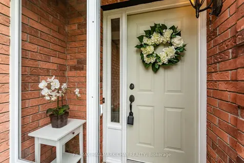 26 Kenny Crescent Barrie ON L4N 6C9