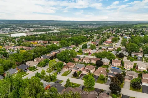 26 Kenny Crescent Barrie ON L4N 6C9