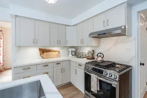 26 Kenny Crescent Barrie ON L4N 6C9