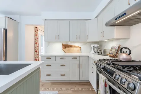 26 Kenny Crescent Barrie ON L4N 6C9