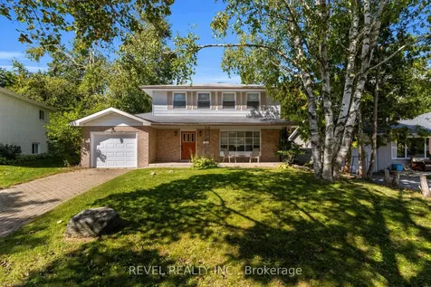 22 Belcourt Avenue Barrie ON L4M 4E3