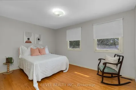 22 Belcourt Avenue Barrie ON L4M 4E3