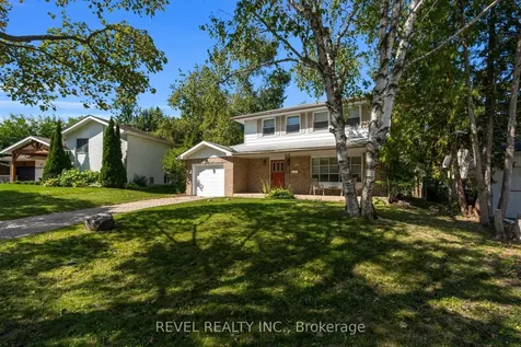 22 Belcourt Avenue Barrie ON L4M 4E3