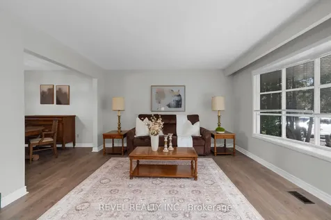 22 Belcourt Avenue Barrie ON L4M 4E3