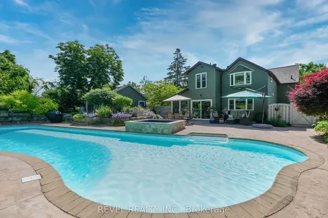 42 Dalton Street Barrie ON L4N 1M3