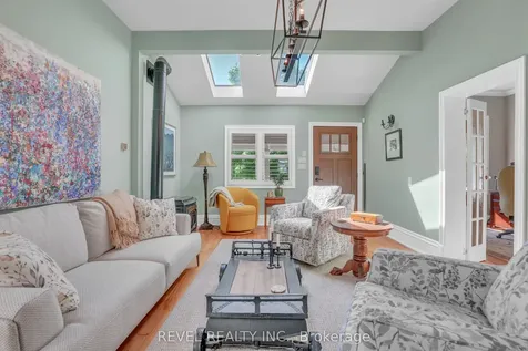 42 Dalton Street Barrie ON L4N 1M3