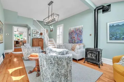 42 Dalton Street Barrie ON L4N 1M3