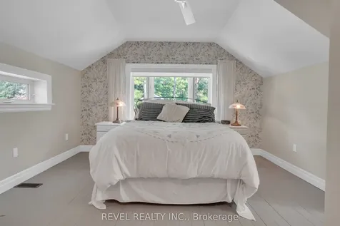 42 Dalton Street Barrie ON L4N 1M3