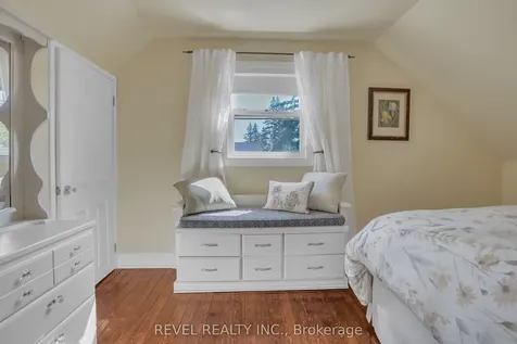 42 Dalton Street Barrie ON L4N 1M3