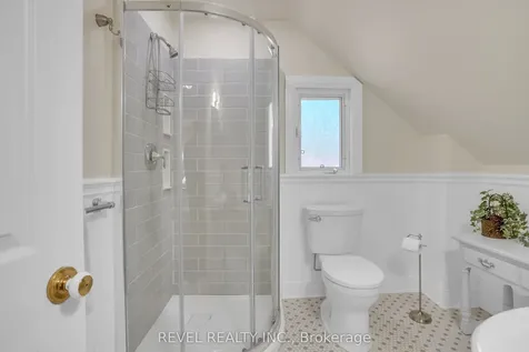 42 Dalton Street Barrie ON L4N 1M3