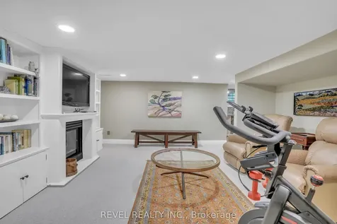 42 Dalton Street Barrie ON L4N 1M3