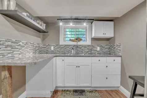 42 Dalton Street Barrie ON L4N 1M3