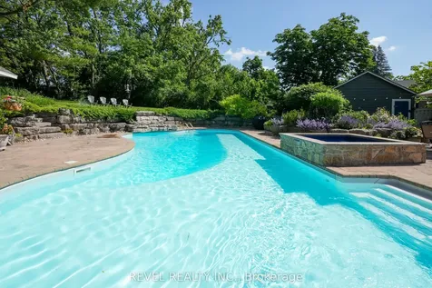 42 Dalton Street Barrie ON L4N 1M3