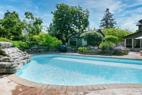 42 Dalton Street Barrie ON L4N 1M3