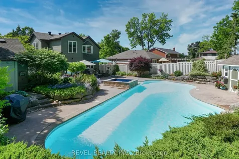 42 Dalton Street Barrie ON L4N 1M3