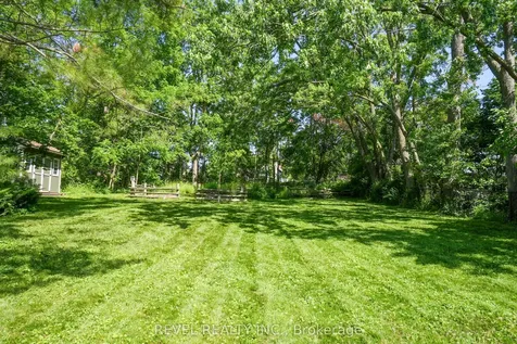 42 Dalton Street Barrie ON L4N 1M3