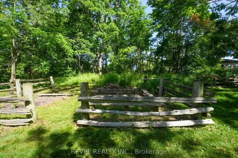 42 Dalton Street Barrie ON L4N 1M3