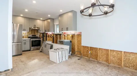 311 Anne Street N Barrie ON L4N 5M7