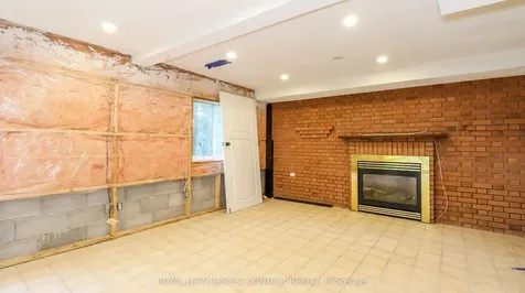 311 Anne Street N Barrie ON L4N 5M7