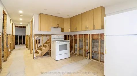 311 Anne Street N Barrie ON L4N 5M7