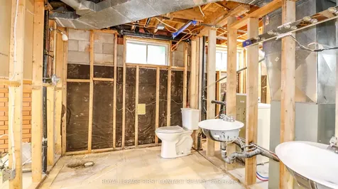 311 Anne Street N Barrie ON L4N 5M7