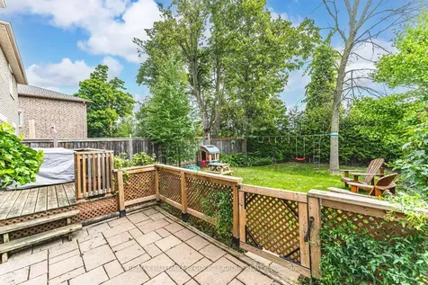 17 Bartor Boulevard Barrie ON L4N 5Y7