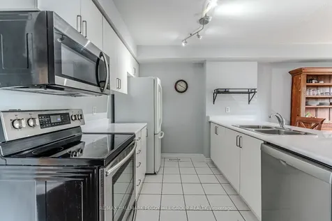 17 Bartor Boulevard Barrie ON L4N 5Y7