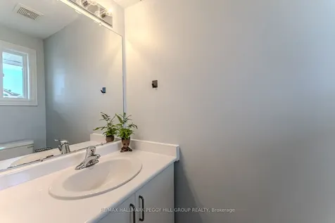 17 Bartor Boulevard Barrie ON L4N 5Y7