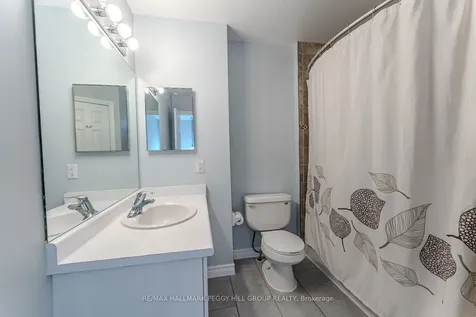 17 Bartor Boulevard Barrie ON L4N 5Y7