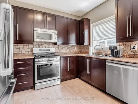 33 Connaught Lane Barrie ON L4M 0A6