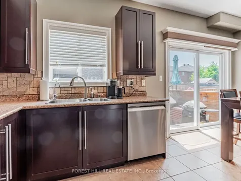 33 Connaught Lane Barrie ON L4M 0A6