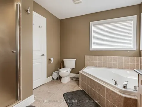 33 Connaught Lane Barrie ON L4M 0A6