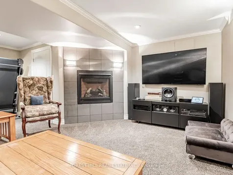 33 Connaught Lane Barrie ON L4M 0A6