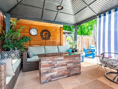 33 Connaught Lane Barrie ON L4M 0A6