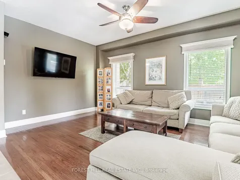 33 Connaught Lane Barrie ON L4M 0A6