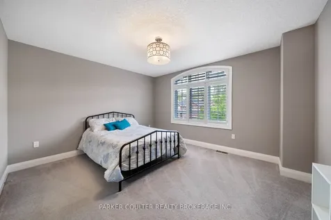 114 Jewel House Lane Barrie ON L4N 0T3