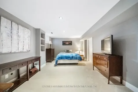 114 Jewel House Lane Barrie ON L4N 0T3