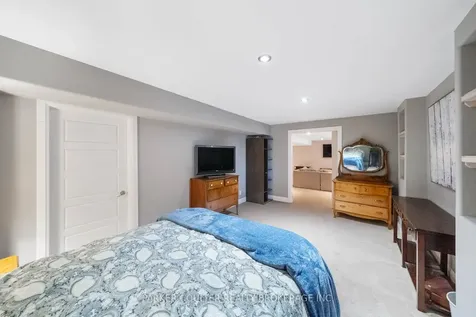 114 Jewel House Lane Barrie ON L4N 0T3