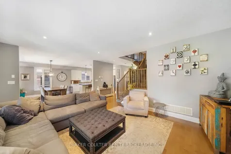 114 Jewel House Lane Barrie ON L4N 0T3