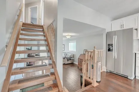 16 Victorway Drive Barrie ON L4N 9K9