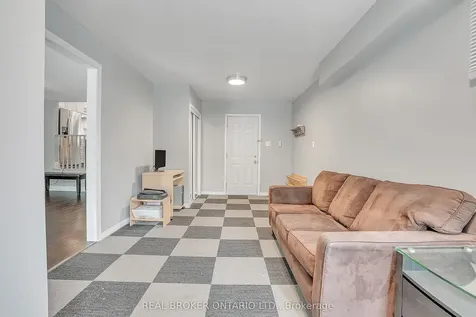 16 Victorway Drive Barrie ON L4N 9K9