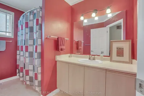 16 Victorway Drive Barrie ON L4N 9K9